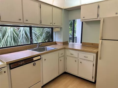 Undisclosed, Sunny Isles Beach, FL 33160