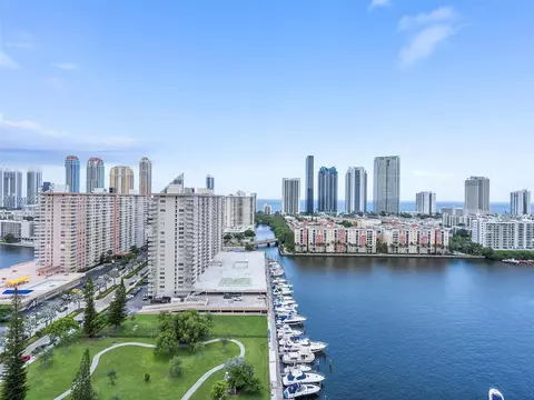 290 174th St #2418, Sunny Isles Beach, FL 33160