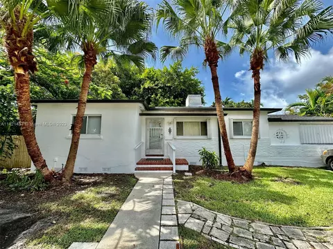 2200 SW 24th St, Miami, FL 33145