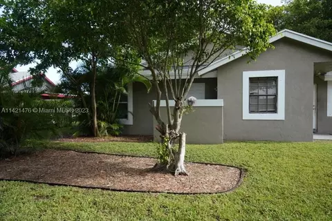377 NW 2nd Way, Deerfield Beach, FL 33441