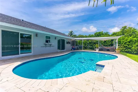 18542 SW 89th Ct, Cutler Bay, FL 33157