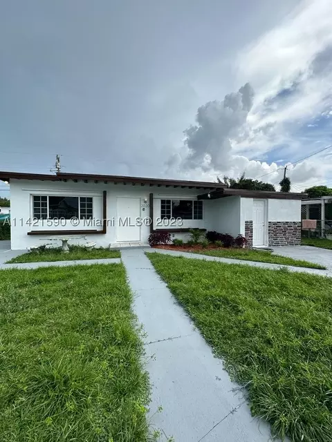 2020 NW 84th St, Miami, FL 33147