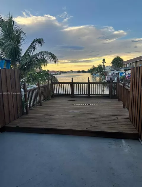 2637 W 52nd Pl #205, Hialeah, FL 33016