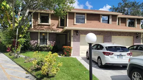 6181 Laurel Ln #D, Tamarac, FL 33319