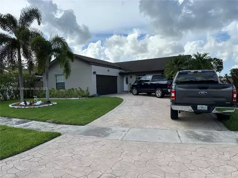 7528 SW 7th Pl, North Lauderdale, FL 33068