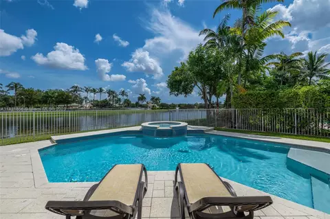 968 Marina Dr, Weston, FL 33327