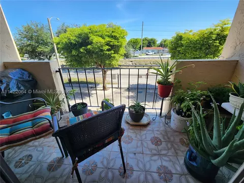 1075 W 68th St #116, Hialeah, FL 33014 photo 1