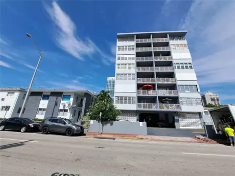 6855 Abbott Ave #204, Miami Beach, FL 33141