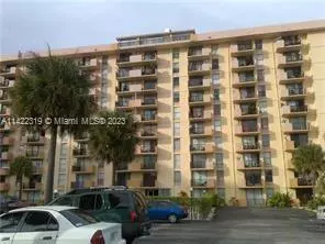 2075 NE 164th St #208, North Miami Beach, FL 33162