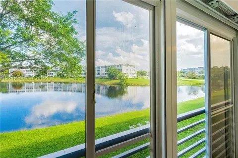 2058 E Harwood E #2058, Deerfield Beach, FL 33442