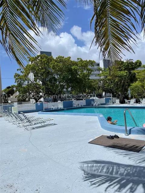 401 NE 14th Ave #204, Hallandale Beach, FL 33009