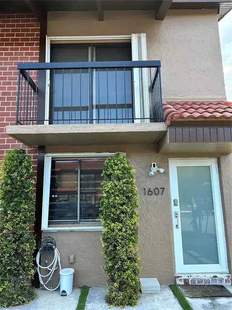 1823 SW 107th Ave #1607, Miami, FL 33165
