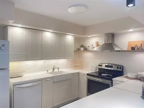 2001 Atlantic Shores Blvd #510, Hallandale Beach, FL 33009