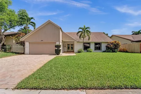 10211 NW 24th Ct, Pembroke Pines, FL 33026