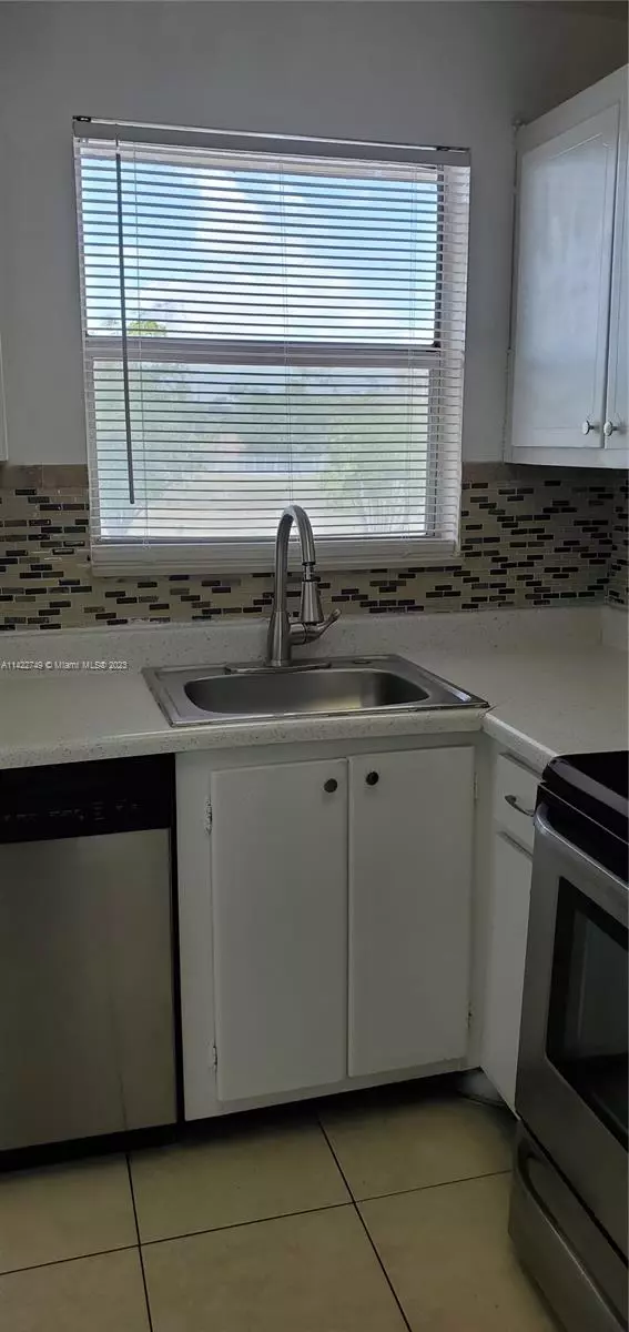  8450 Sunrise Lakes Blvd #210, Sunrise, FL 33322 photo 6
