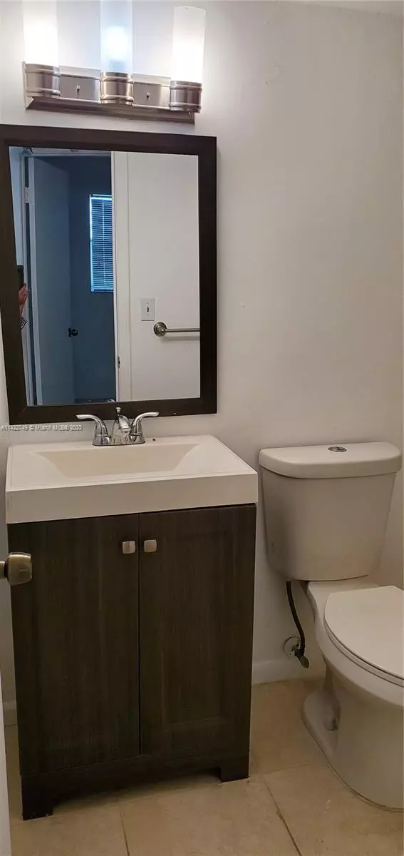  8450 Sunrise Lakes Blvd #210, Sunrise, FL 33322 photo 11