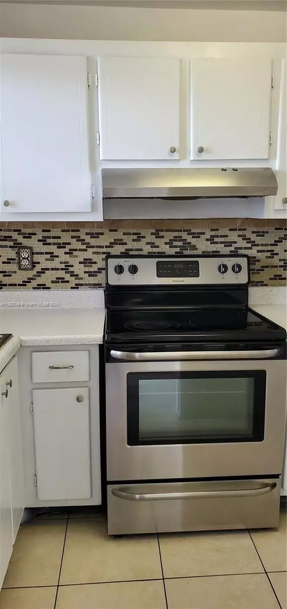  8450 Sunrise Lakes Blvd #210, Sunrise, FL 33322 photo 5