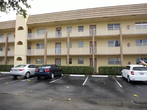 8450 Sunrise Lakes Blvd #210, Sunrise, FL 33322