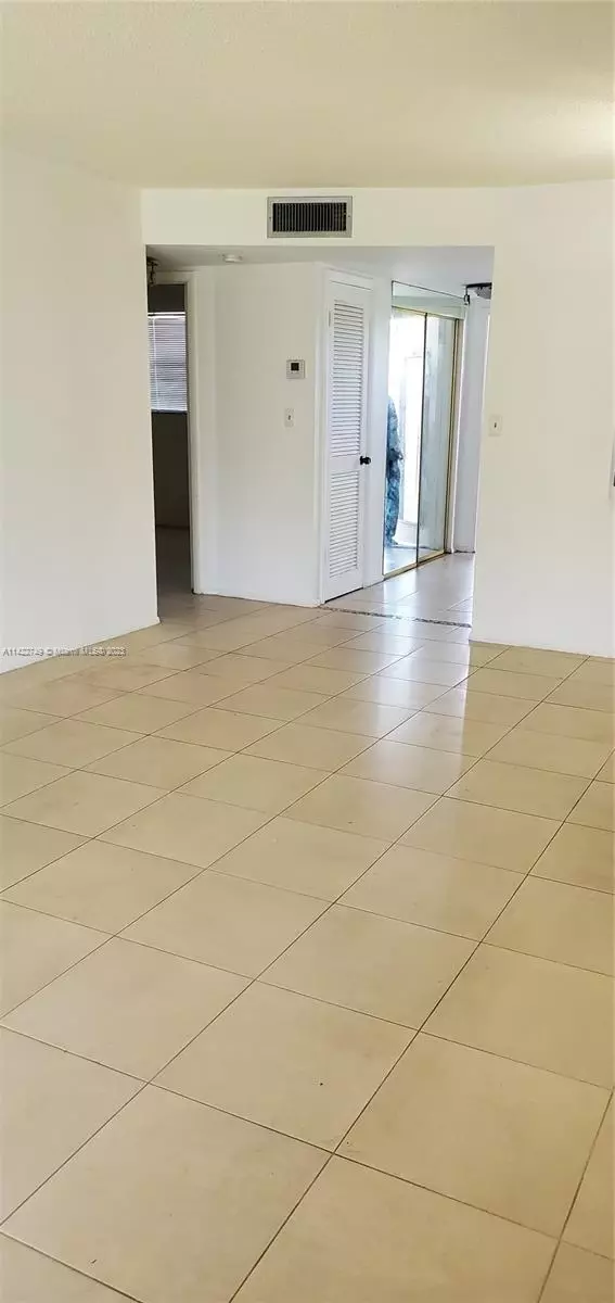  8450 Sunrise Lakes Blvd #210, Sunrise, FL 33322 photo 3