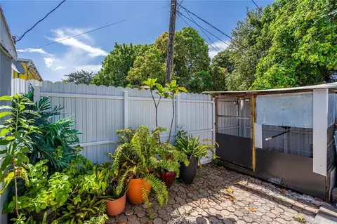 Exterior - 5381 E 4th Ave, Hialeah, FL 33013 photo 3 of 14