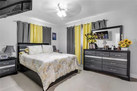 Bedroom - 5381 E 4th Ave, Hialeah, FL 33013 photo 3 of 7