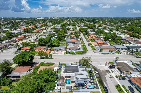 View/Area - 5381 E 4th Ave, Hialeah, FL 33013 photo 3 of 10