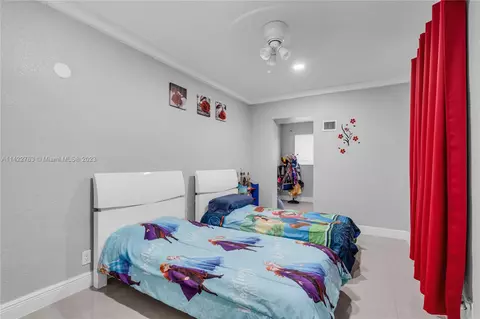 Bedroom - 5381 E 4th Ave, Hialeah, FL 33013 photo 6 of 7
