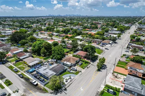 View/Area - 5381 E 4th Ave, Hialeah, FL 33013 photo 7 of 10