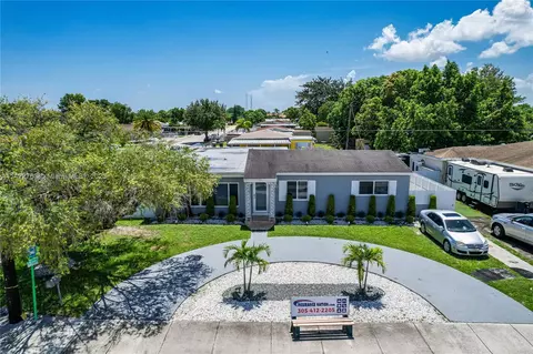 Exterior - 5381 E 4th Ave, Hialeah, FL 33013 photo 14 of 14