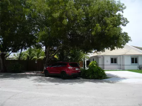 20425 SW 93rd Ave, Cutler Bay, FL 33189