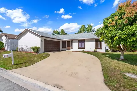 9545 Everglades Park Ln, Boca Raton, FL 33428
