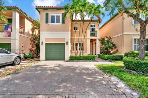8313 NW 144th St, Miami Lakes, FL 33016