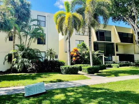 20300 W Country Club Dr #PH22-3, Aventura, FL 33180