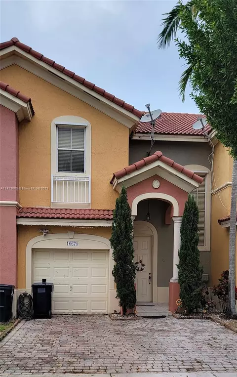 16679 SW 84th Ter, Miami, FL 33193