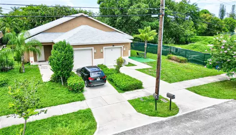 932 SW 9th St, Hallandale Beach, FL 33009