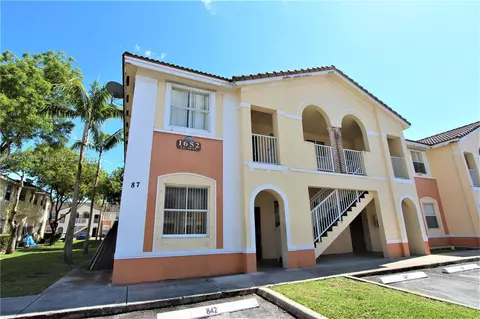 1652 SE 28th St #105, Homestead, FL 33035