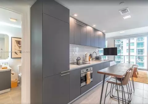 227 NE 2nd St #2413, Miami, FL 33132