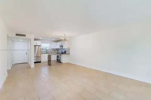 729 Lori Dr #401, Palm Springs, FL 33461