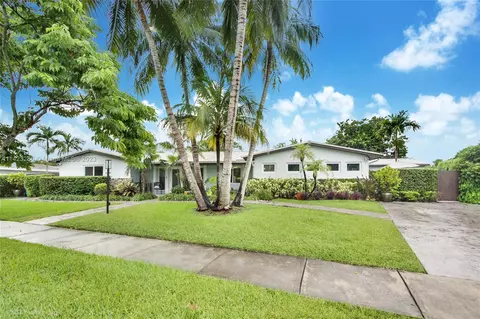 8950 SW 93rd Ct, Miami, FL 33176