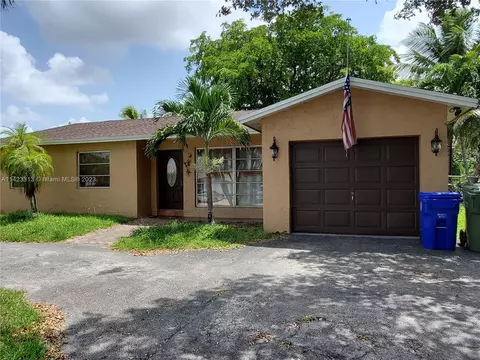 1121 NW 93rd Ave, Pembroke Pines, FL 33024