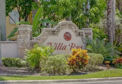 3217 Scarletta Dr, Riviera Beach, FL 33404