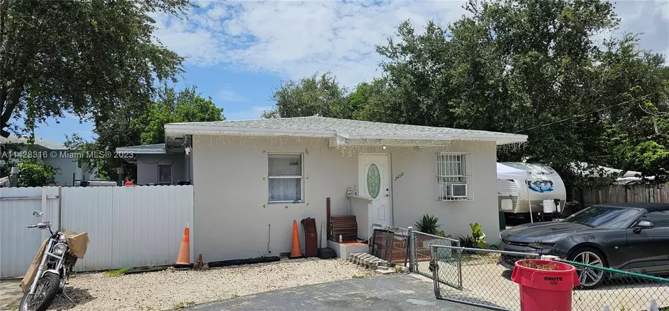  2466 NW 93rd Ter, Miami, FL 33147 photo 2