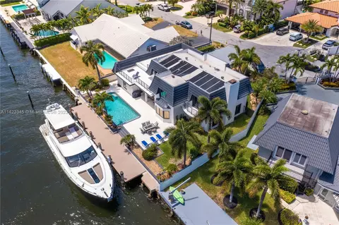 3090 NE 42nd St, Fort Lauderdale, FL 33308