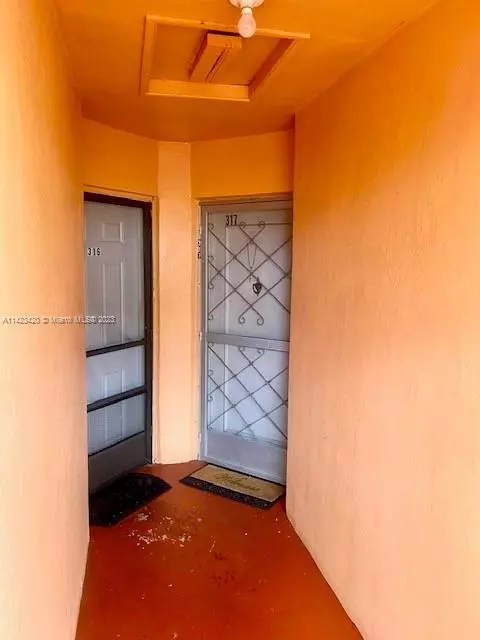 19080 NE 3rd Ct #317, Miami, FL 33179
