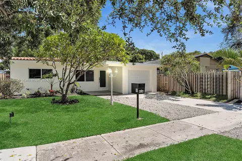 416 SW 15th St, Fort Lauderdale, FL 33315