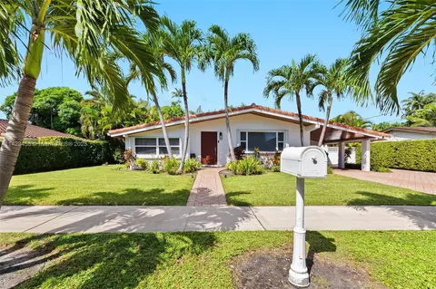 21120 NE 24th Ct, Miami, FL 33180