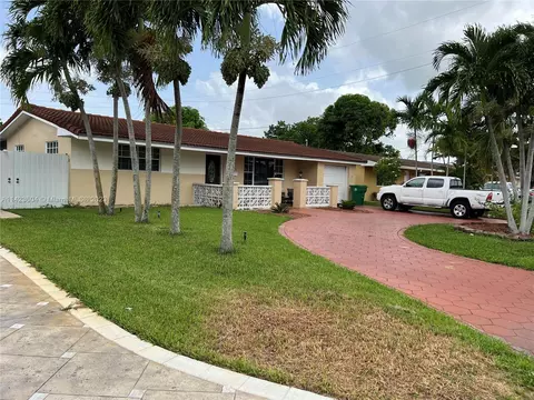 2624 Tarpon Dr, Miramar, FL 33023