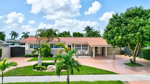 1084 W 50th Pl, Hialeah, FL 33012
