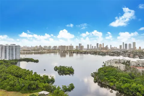 16385 Biscayne Blvd #2501, North Miami Beach, FL 33160