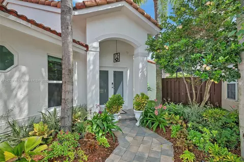 11277 NW 59th Ter, Doral, FL 33178